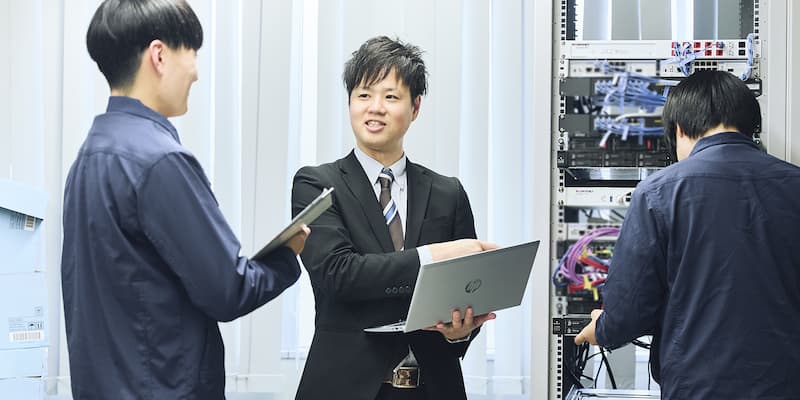 益田辰徳さんの業務風景