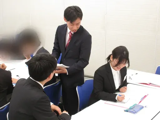 ビジネス文書を作成している様子